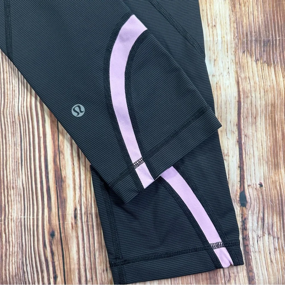 Lululemon Athletica Women’s Cropped Leggings  Size 4